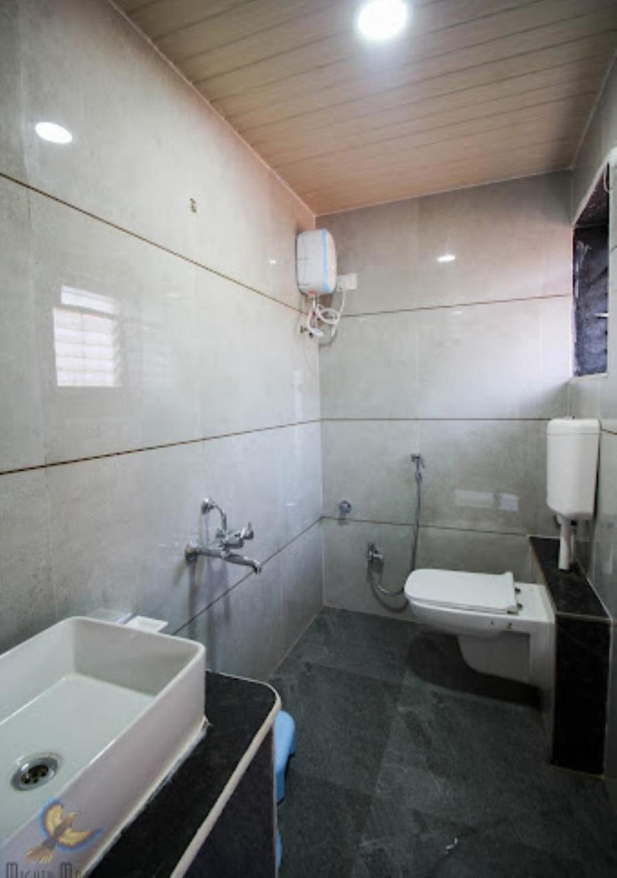Sea King Beach Resort Ganpatipule Esterno foto