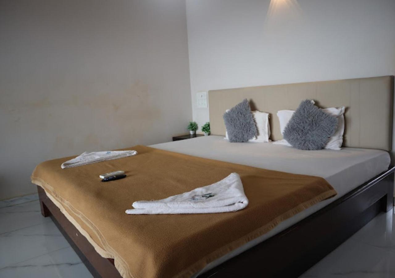 Sea King Beach Resort Ganpatipule Esterno foto