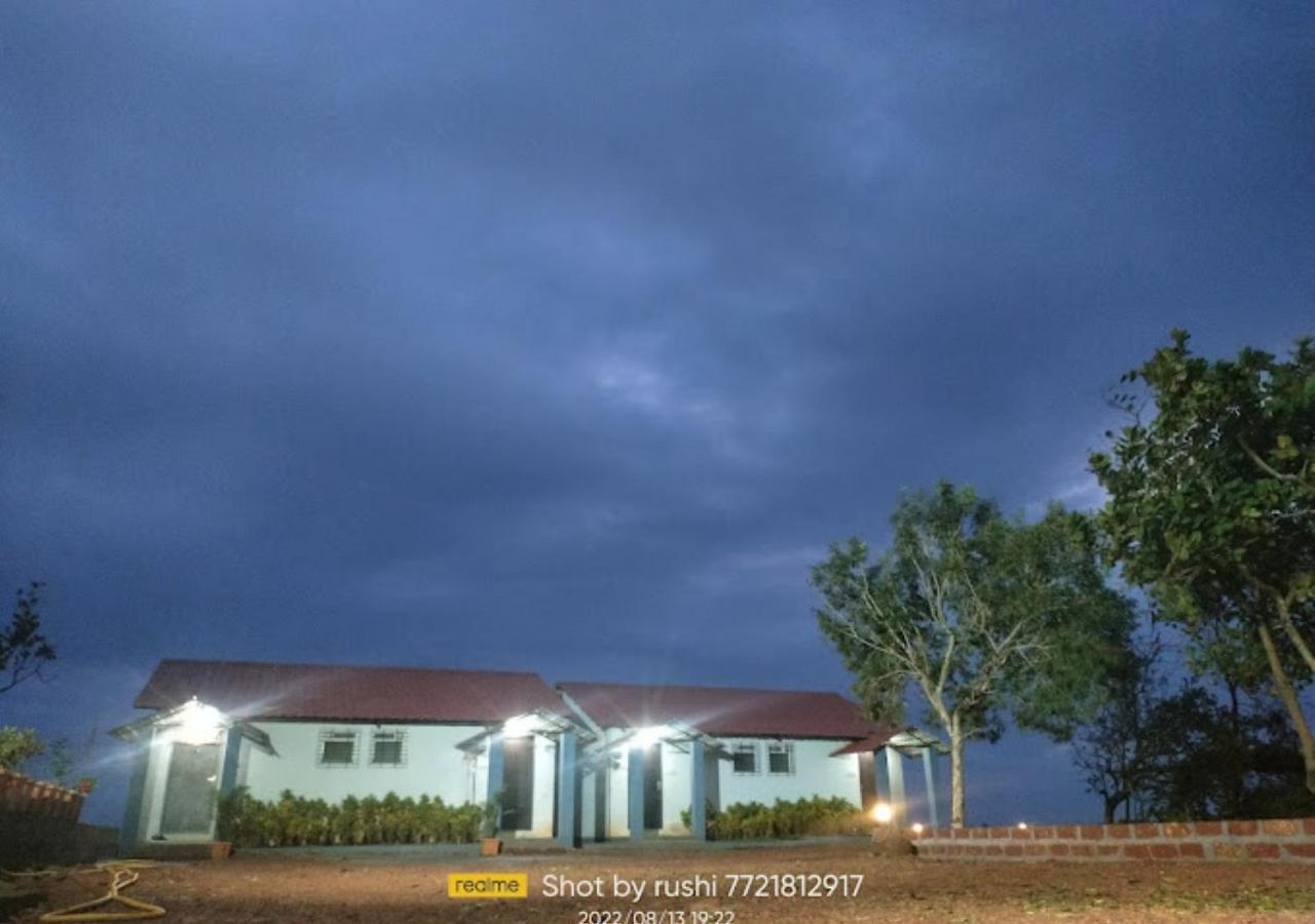 Sea King Beach Resort Ganpatipule Esterno foto