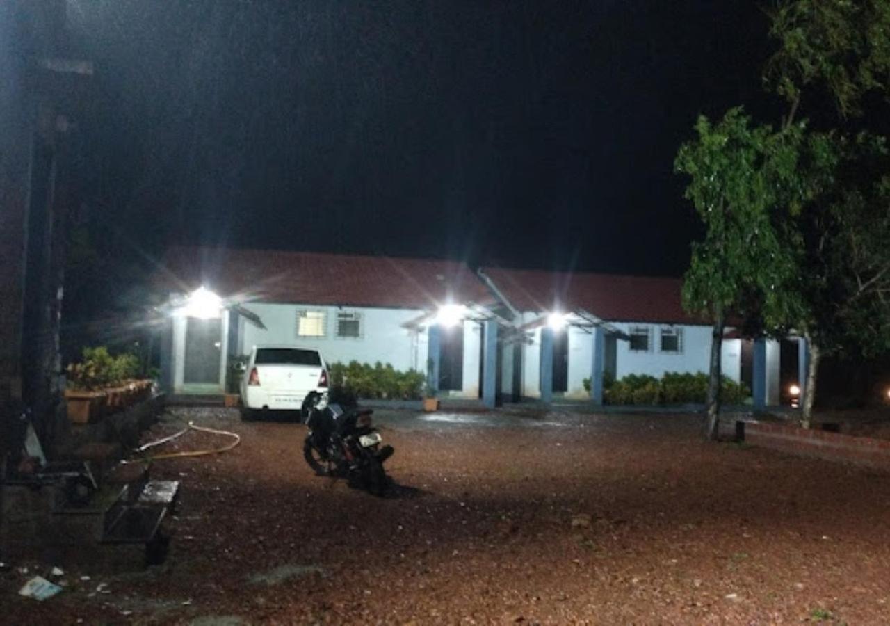 Sea King Beach Resort Ganpatipule Esterno foto